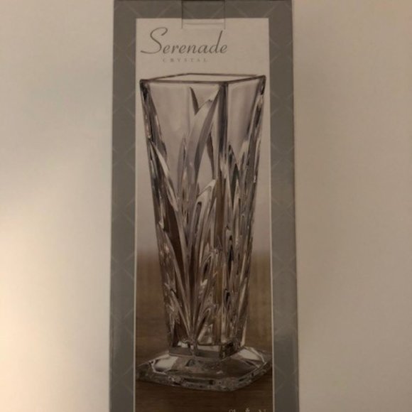 Crystal Vase - Picture 2 of 8